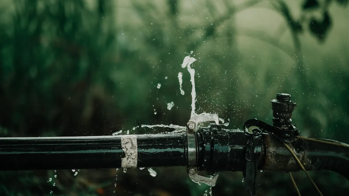 pipe spraying water